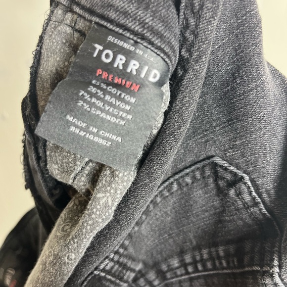 Torrid Women’s Black Denim Overalls Adjustable Straps - Picture 6 of 8